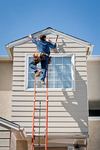 Affordable siding repair and maintenance services in Corona, CA